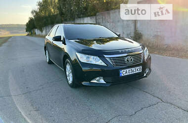 Седан Toyota Camry 2013 в Умані