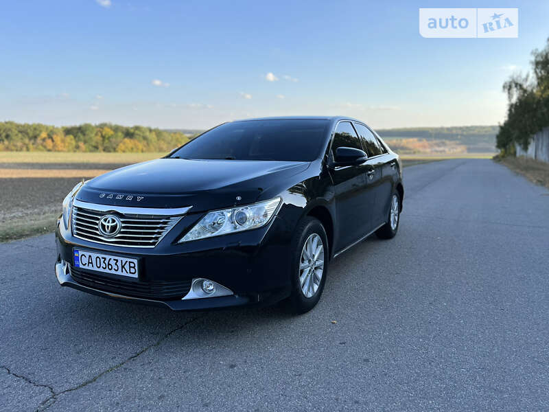 Седан Toyota Camry 2013 в Умані