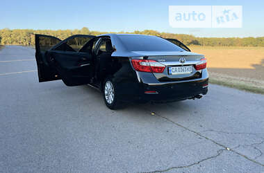 Седан Toyota Camry 2013 в Умані