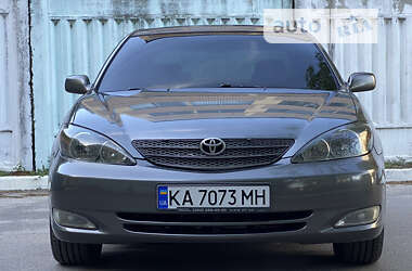 Седан Toyota Camry 2002 в Киеве