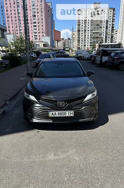 Седан Toyota Camry 2018 в Києві