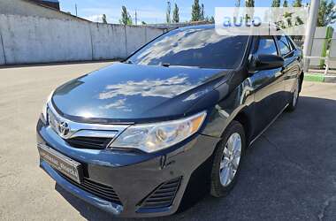 Седан Toyota Camry 2014 в Шостці