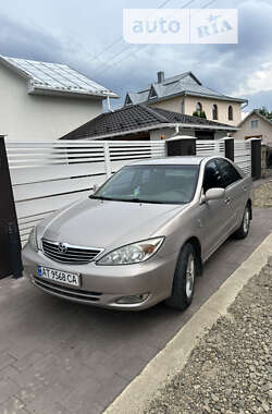 Седан Toyota Camry 2004 в Рожнятові