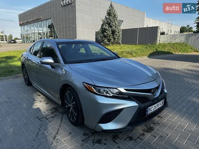 Toyota Camry 2018