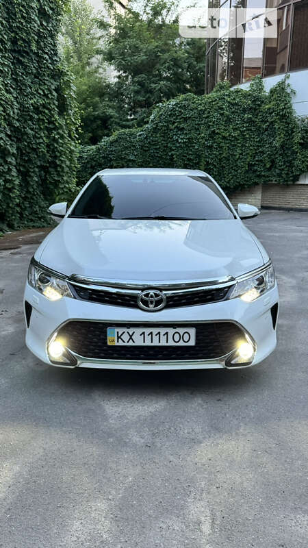 Седан Toyota Camry 2015 в Харькове