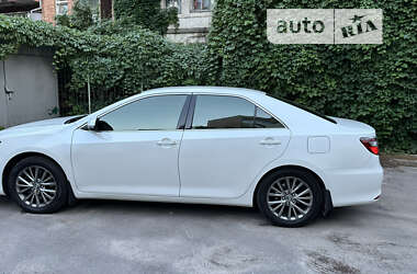 Седан Toyota Camry 2015 в Харькове