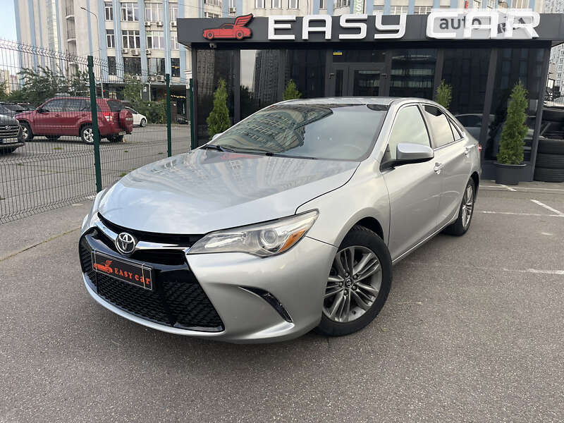 Седан Toyota Camry 2017 в Києві