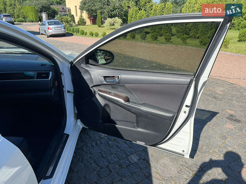 Седан Toyota Camry 2017 в Житомире