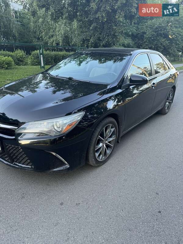 Седан Toyota Camry 2015 в Харькове