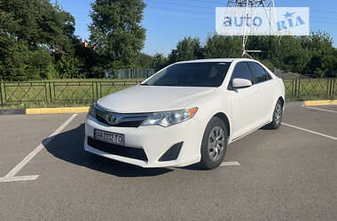 Седан Toyota Camry 2014 в Києві