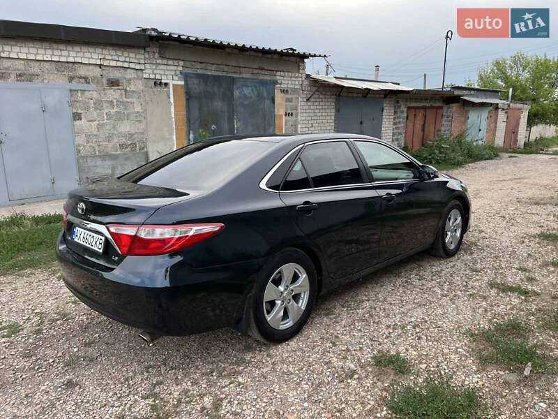 Седан Toyota Camry 2014 в Харкові