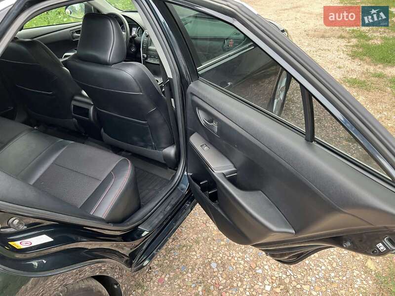 Седан Toyota Camry 2014 в Харкові