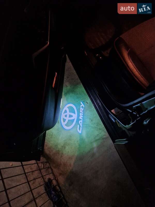 Седан Toyota Camry 2014 в Харкові