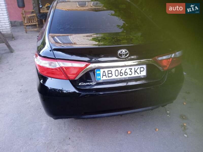 Седан Toyota Camry 2015 в Хмільнику