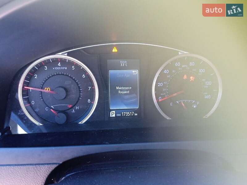 Седан Toyota Camry 2015 в Хмільнику