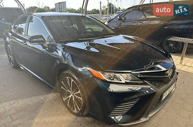 Седан Toyota Camry 2019 в 