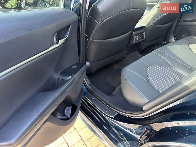 Седан Toyota Camry 2019 в Одесі