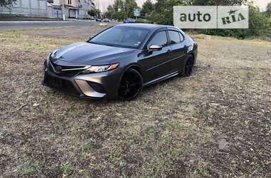 Седан Toyota Camry 2018 в Днепре