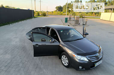 Седан Toyota Camry 2011 в Козові