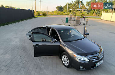 Седан Toyota Camry 2011 в Козове