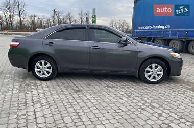 Седан Toyota Camry 2011 в Козове