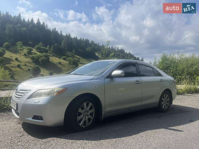 Седан Toyota Camry 2007 в Прилуках