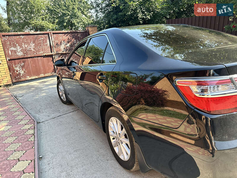 Седан Toyota Camry 2017 в Киеве
