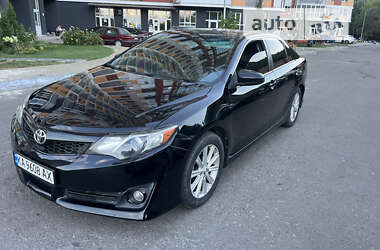 Седан Toyota Camry 2012 в Киеве