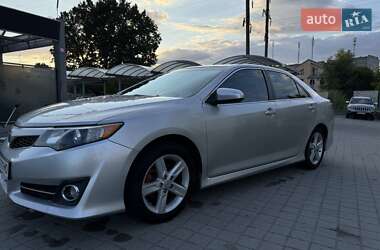 Седан Toyota Camry 2012 в Львове