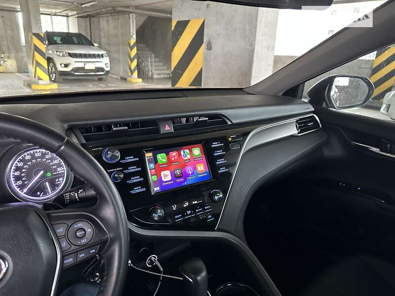 Седан Toyota Camry 2018 в Киеве