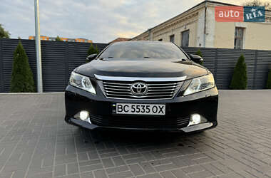 Седан Toyota Camry 2012 в Черкасах