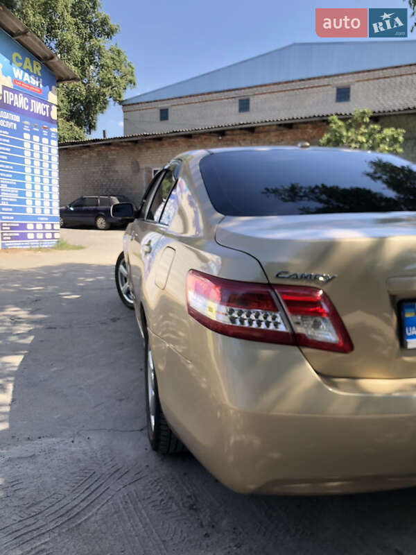 Седан Toyota Camry 2010 в Первомайську