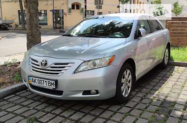 Седан Toyota Camry 2008 в Киеве