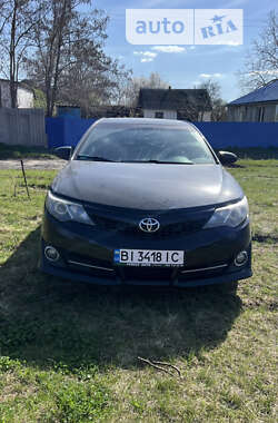 Седан Toyota Camry 2012 в Полтаві