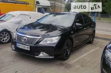 Седан Toyota Camry 2014 в Житомирі