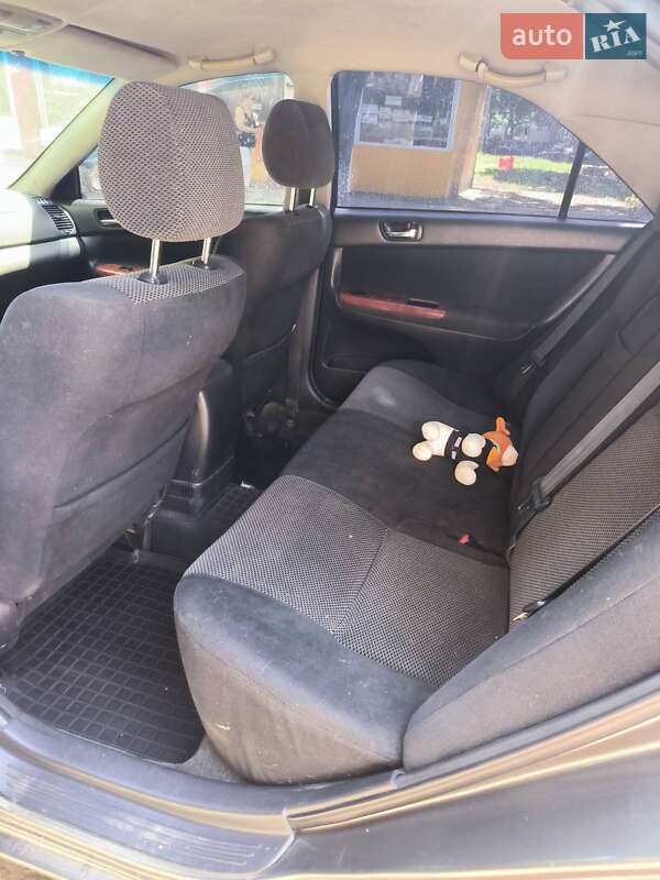 Седан Toyota Camry 2004 в Харькове