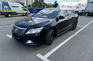 Седан Toyota Camry 2012 в Киеве