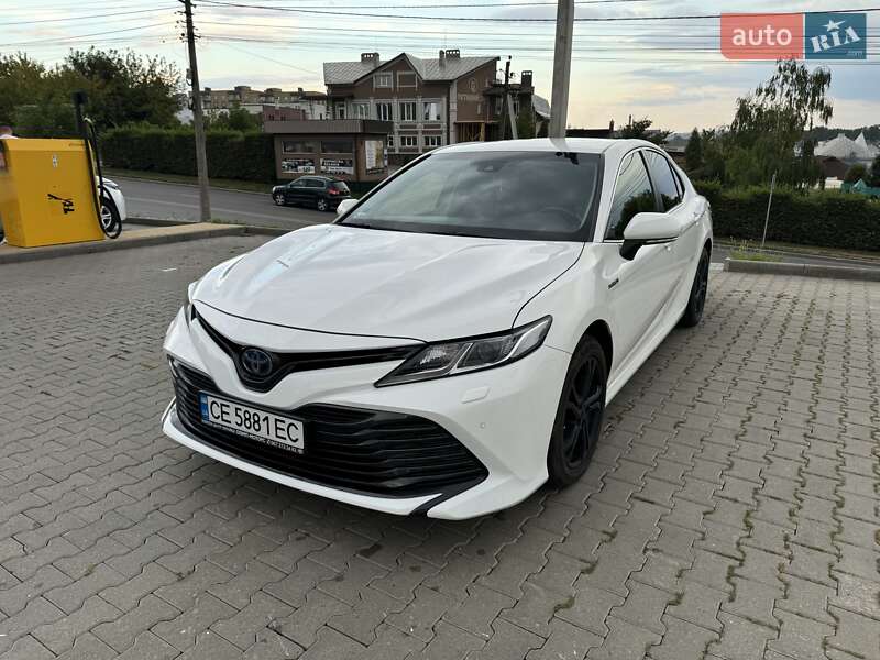 Toyota Camry 2019