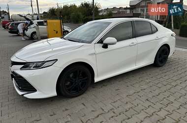 Седан Toyota Camry 2019 в Черновцах