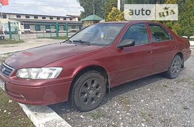 Седан Toyota Camry 2001 в Волочиську