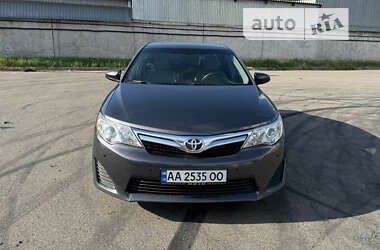 Седан Toyota Camry 2013 в Києві