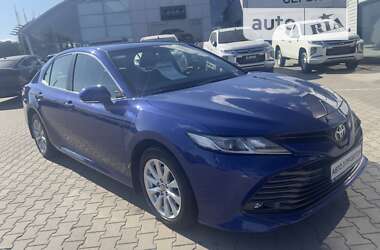 Седан Toyota Camry 2020 в Хмельницком