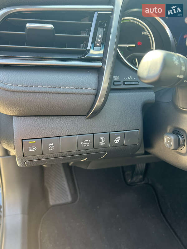 Седан Toyota Camry 2021 в Вышгороде