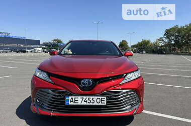 Седан Toyota Camry 2018 в Днепре