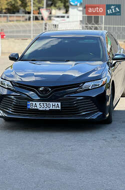 Седан Toyota Camry 2019 в Кропивницькому