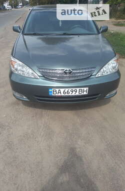 Седан Toyota Camry 2004 в Новоукраинке