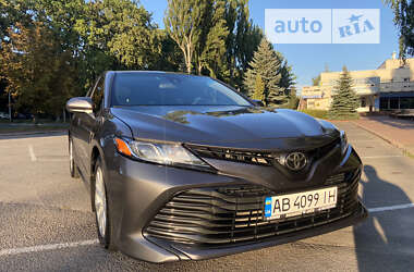 Седан Toyota Camry 2017 в Вінниці