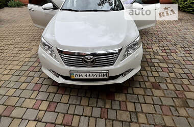 Седан Toyota Camry 2012 в Виннице