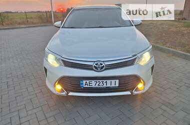 Седан Toyota Camry 2015 в Дніпрі