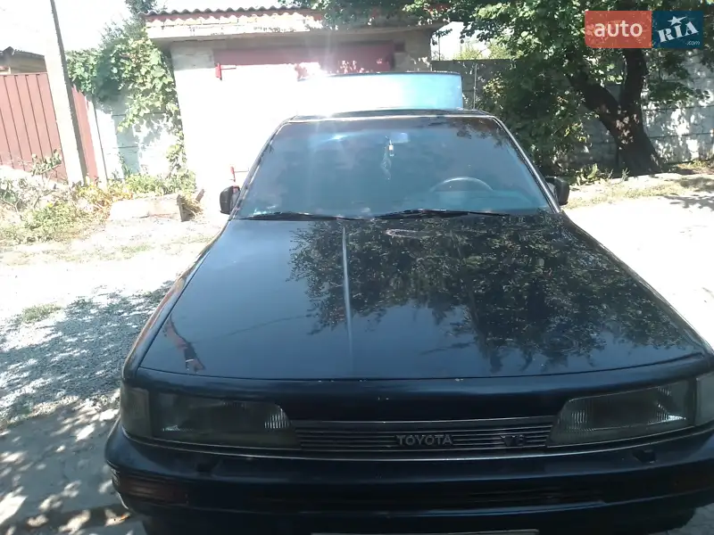 Toyota Camry 1989